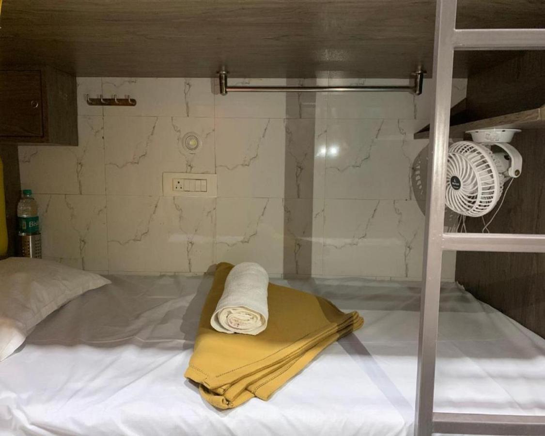 Neenava Dormitory Мумбаи Экстерьер фото