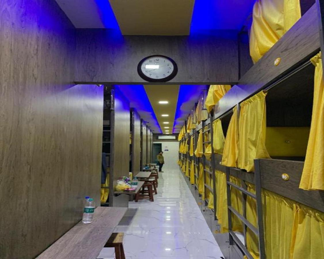 Neenava Dormitory Мумбаи Экстерьер фото